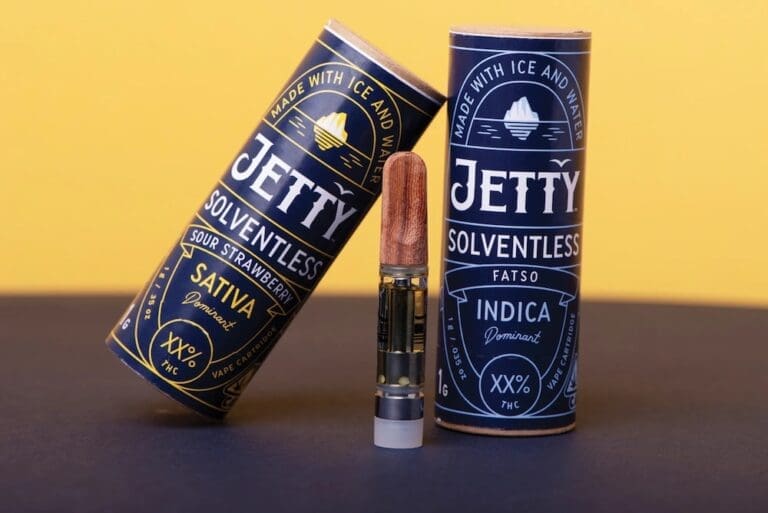 Jetty Solventless Sativa and Indica vape cartridges featured in Remedy Room’s “Sativa vs Indica” cannabis strain guide.